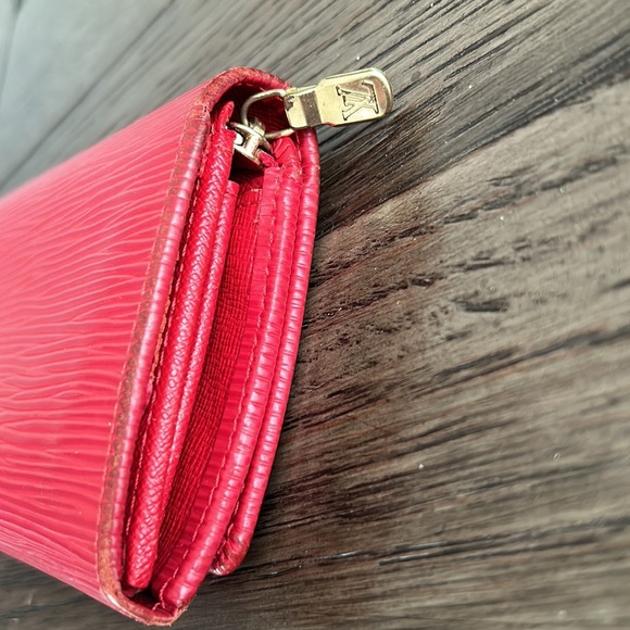 Louis Vuitton Red Epi Snap Wallet - Picture 3 of 15